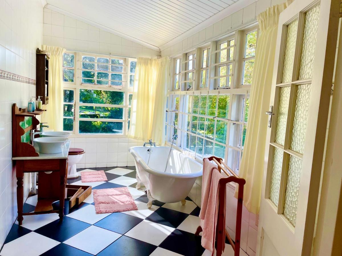 Clarendon Manor And Cottages ホウィック エクステリア 写真
